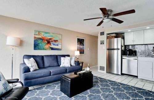 Englewood Villa | Scenic Waterfront Retreat! Pool & Kayaks Near the Beach