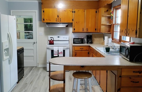 Kingston House | Discover Great American Getaway: Lake Views & Pet Friendly