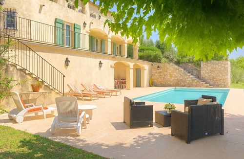 Tourrettes House | Tranquil Retreat with Pool and Scenic Views for Families