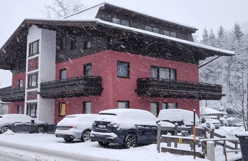 Saalbach-Hinterglemm Apartment | Cozy Apartment in Saalbach with Pool and Great Amenities