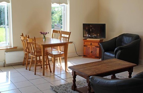 Tully Apartment | Ideal Apartment for Discovering Connemara with Breakfast