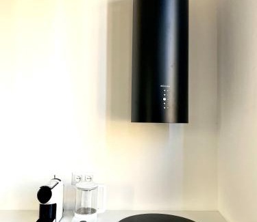 Kentron Apartment | Exceptional Apartment in Prime Location - 4-Star Rated Stay