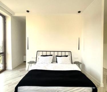 Kentron Apartment | Exceptional Apartment in Prime Location - 4-Star Rated Stay