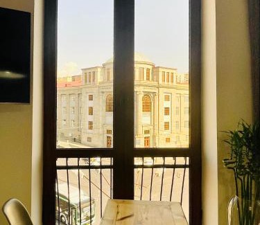 Kentron Apartment | Exceptional Apartment in Prime Location - 4-Star Rated Stay