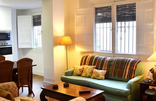 Encarnacion-Regina Apartment | Top-Rated Apartment in Casco Antiguo with Kitchen & Breakfast