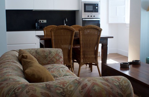 Encarnacion-Regina Apartment | Top-Rated Apartment in Casco Antiguo with Kitchen & Breakfast