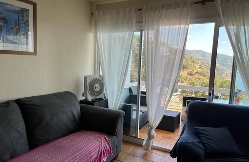Tossa de Mar House | Cozy Oceanfront Apartment with Kitchen & Pet-Friendly Access