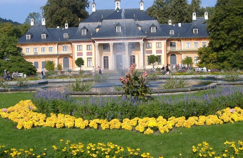 Pillnitz Apartment | Idyllic Apartment Steps from Pillnitz Castle for Families