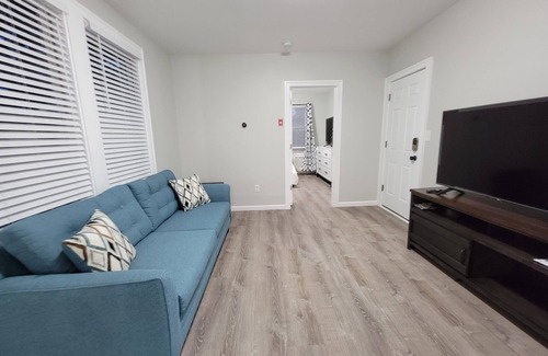 Hartford Apartment | Cozy Apartment with Breakfast and Kitchen Amenities