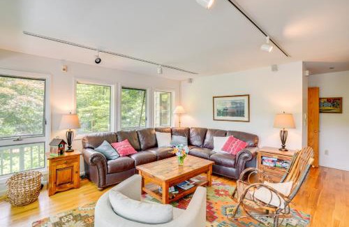 Glendale House | Family-Friendly Great Barrington Lakeside Retreat with Kayaks