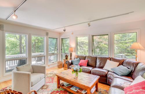 Glendale House | Family-Friendly Great Barrington Lakeside Retreat with Kayaks