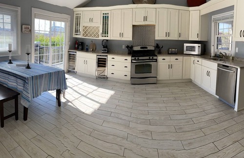 Ocean Bay Park House | Beachfront Retreat: 4 Bedroom Getaway with Ocean View