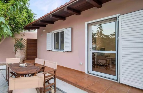 Myrtos Apartment | Beautiful Oceanfront Retreat with Pool & Family Amenities