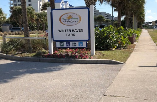 Ponce Inlet Condo | Beachside Condo Retreat in Ponce Inlet with Pool & Kitchen