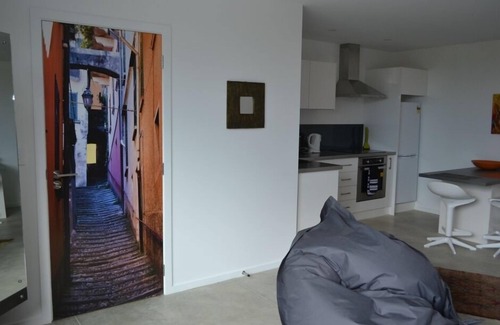 Jacks Point Apartment | New Studio with Pool, Spa & Perfect 10/10 Rating