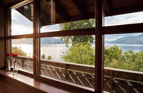 Kvinnherad House | Great cabin on the Harangerfjord, magnificent fjord panorama, 20 hp motorboat for hire!