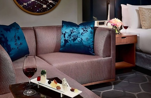 Uptown Hotel | Ideal Retreat with City View, Pool, and Pet-Friendly Options