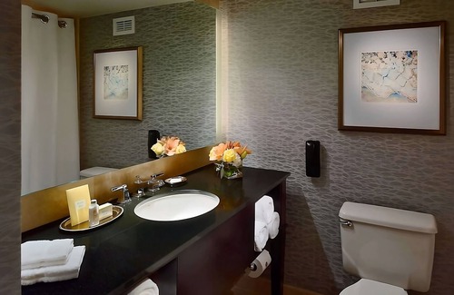 Uptown Hotel | Ideal Retreat with City View, Pool, and Pet-Friendly Options