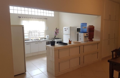 Votorantim House | Ideal Retreat: Year-Round Comfort with Top Amenities