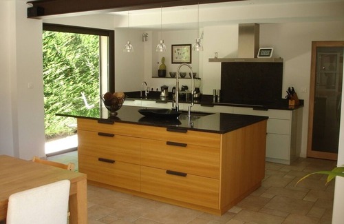 Bouc-Bel-Air House | Guest Rated 10/10: Contemporary House in Aix en Provence