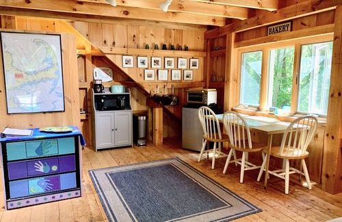 Brewster Apartment | Ideal Summer Escape for Couples with Oceanfront Amenities