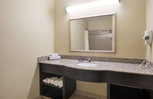 Saint Landry Hotel | Discover Great Offers at Knights Inn Bunkie with Pool & Breakfast