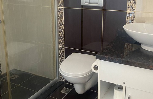 Alanya Apartment | Ideal Duplex Steps from Cleopatra Beach with Ocean View