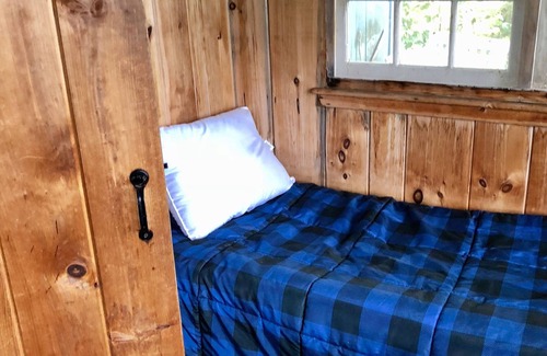 Acton Cottage | Beautiful East Lakefront Retreat with Private Beach & Dock
