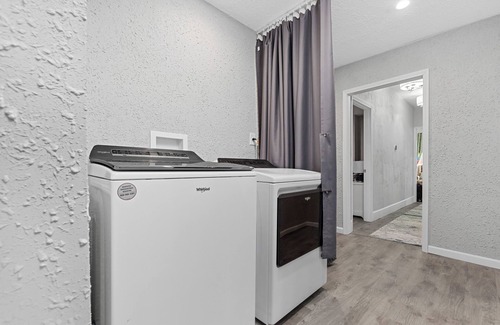 Belleville House | Great Escape 4 bedroom house 2 King Bed in Belleville with WiFi fitness room