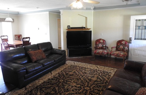 Gordonville House | Ideal Family Getaway Near Marinas with Pet-Friendly Amenities