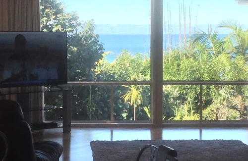 Mollymook Beach House | Mollymook Beach House: Breathtaking Views & Unlimited WIFI