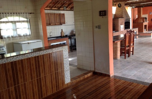 Aluminio House | Ideal Farm Retreat Near São Paulo: Pet-Friendly & Relaxing