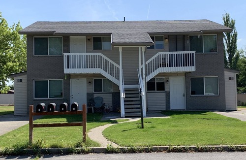 Spokane Valley Apartment | 💎 Great Find, 5 min to Browns Park 🛹💦🏀🏐1