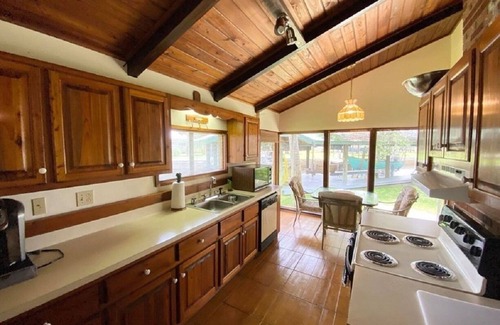 Suwannee House | Family-Friendly Waterfront Retreat with Private Docks