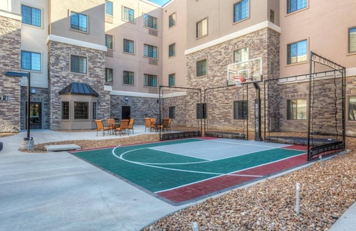 Maryland Heights Condo | Ideal for Business Travelers with Top Amenities On-Site