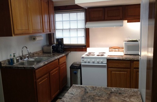 Port Clinton Apartment | Ideal for Families & Fishing Groups with Ocean Views