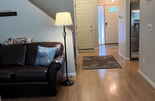 Gaylord Condo | Ideal Retreat for Golfers, Skiers, and Families - 9.8/10