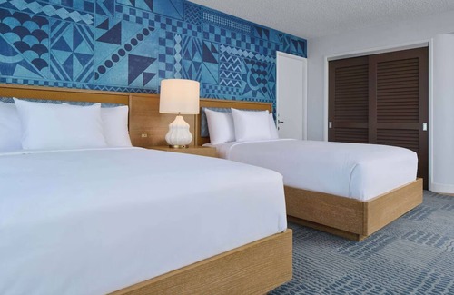 Waikiki Hotel | Perfect for Groups! 3 Units Near Honolulu Zoo & Pool Access
