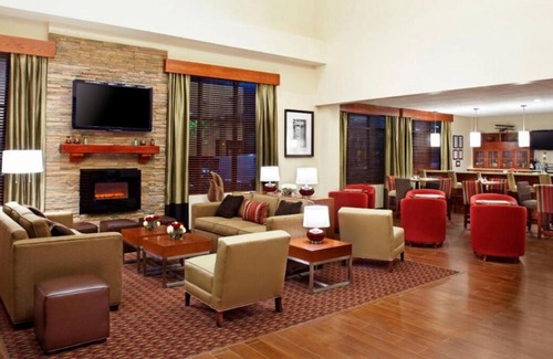 Southeast Houston House | Great for Groups! 3 Comfortable Units, Onsite Pool, FREE Parking