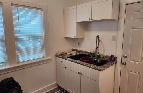 Roosevelt Park House | Convenient S.W. Grand Rapids Hotel Near Downtown Attractions