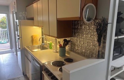 North Shore Condo | Great getaway for a couple that is craving time away from the busy work week!