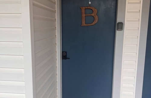 North Shore Condo | Great getaway for a couple that is craving time away from the busy work week!