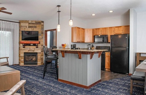 Lake Delton Condo | Perfect Family Getaway in Wisconsin Dells with Waterpark Passes