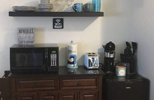 Gilford Apartment | Ideal Gilford Studio with Pool, Breakfast & Prime Location!