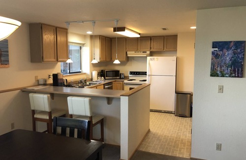 Gig Harbor House | Exquisite Great Harbor View: 2BR Oceanfront Getaway