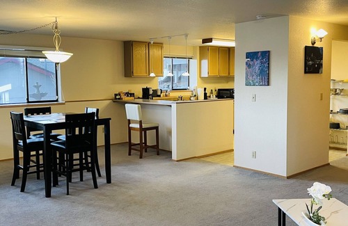 Gig Harbor House | Exquisite Great Harbor View: 2BR Oceanfront Getaway