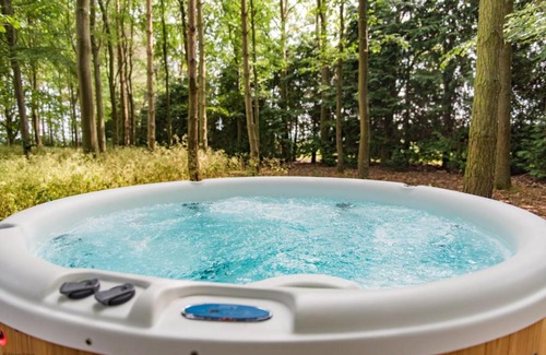 Sittingbourne House | Pet-Friendly Great Higham Barn with Pool & Perfect Rating