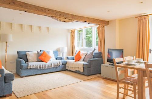 Sittingbourne House | Discover Great Higham Oast and Cottages by Bloom Stays