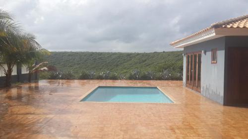 Grote Berg House | Scenic Hill View Apartment with Pool and Kitchen Amenities