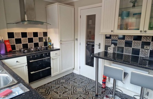 Blacon House | Family-Friendly Chester Millennium Greenway Home for 4